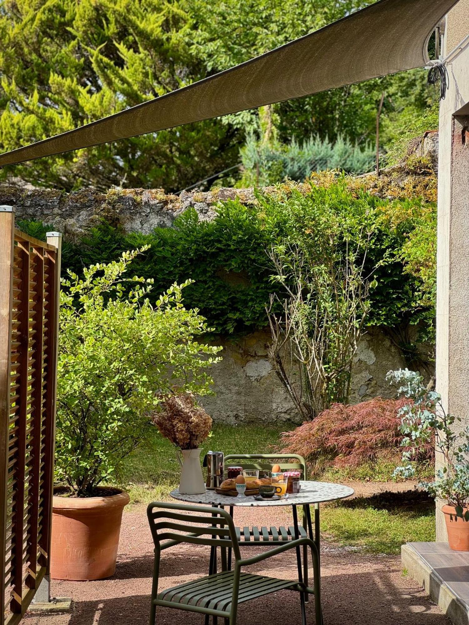 La Maison Sous Les Arbres - Duplex, Jardin Et Holiday home *