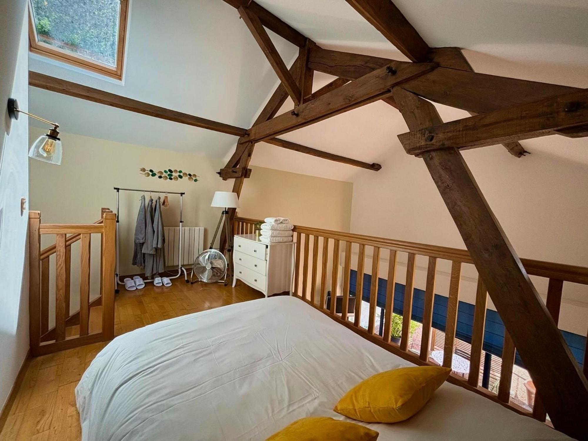 La Maison Sous Les Arbres - Duplex, Jardin Et Holiday home *